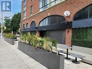 803 KING ST W Image 3