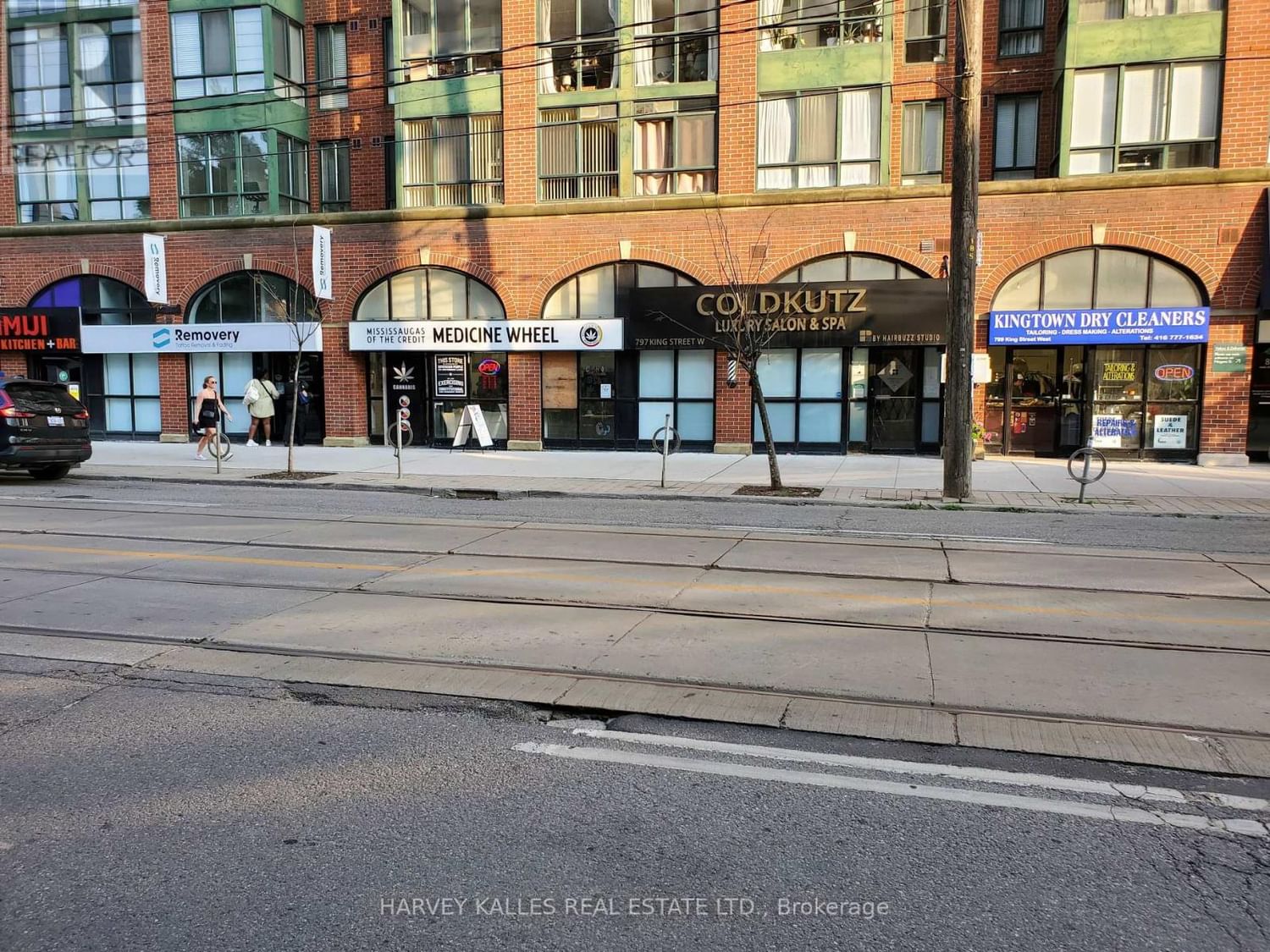 787-799 KING ST W Image 1