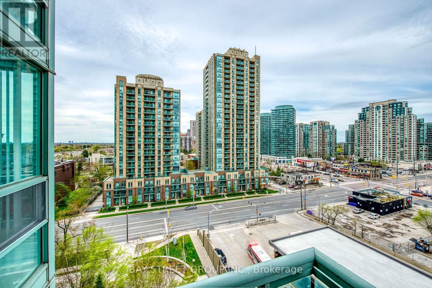 #1008 -1 PEMBERTON AVE Image 26