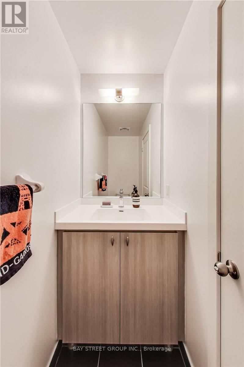 #404 -105 GEORGE ST Image 17