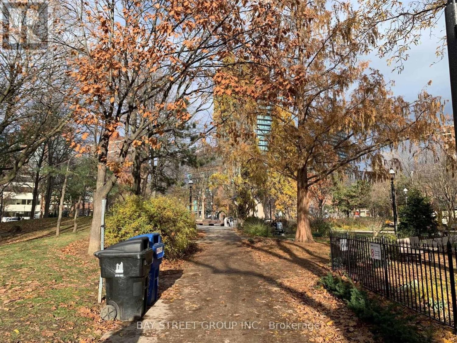 #404 -105 GEORGE ST Image 34