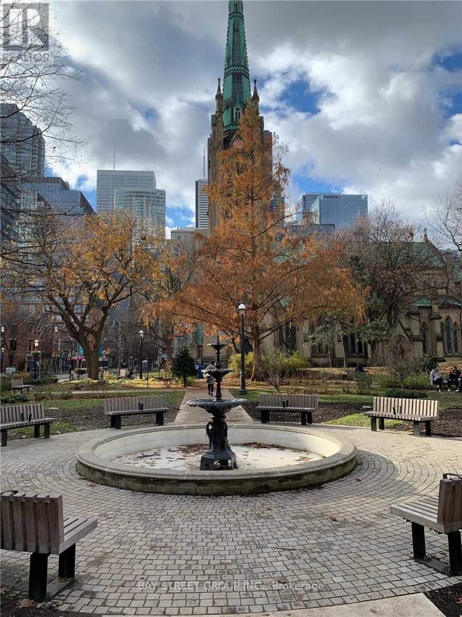 #404 -105 GEORGE ST Image 37