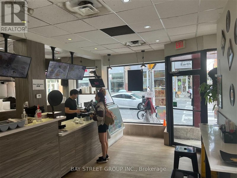 Image #1 of Restaurant for Sale at 570 Yonge St, Toronto, Ontario
