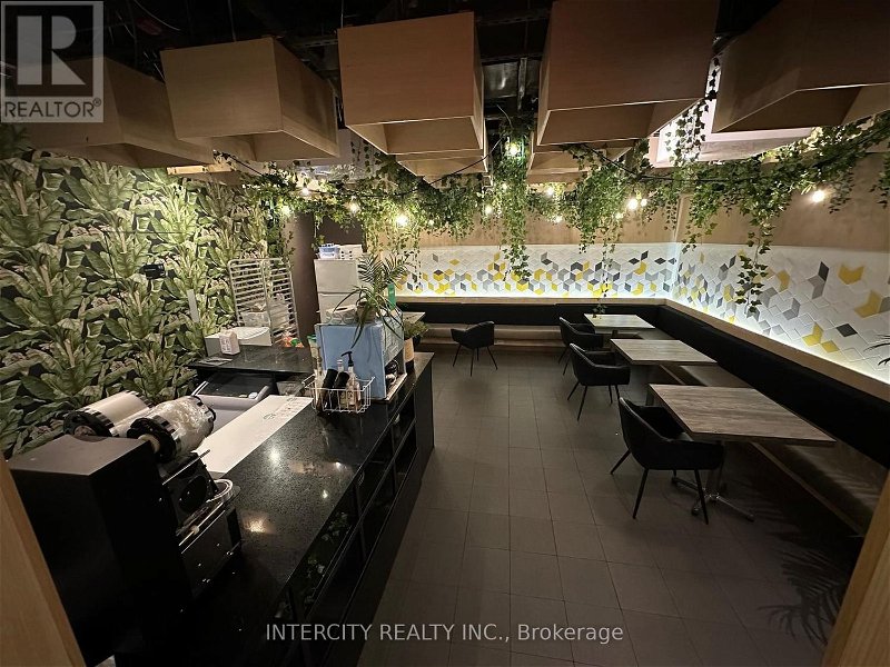 Image #1 of Restaurant for Sale at 477 Queen St W, Toronto, Ontario