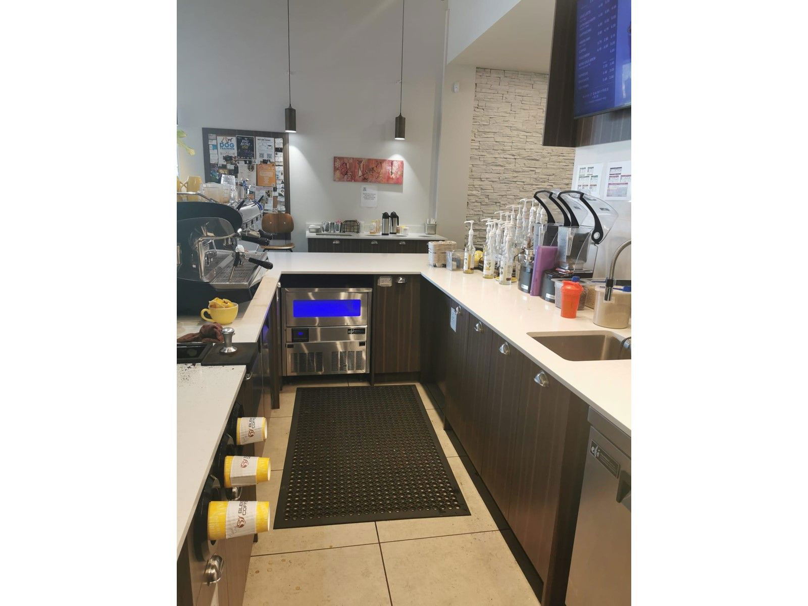 Image #1 of Restaurant for Sale at 170 2362 Whatcom Road, Abbotsford, British Columbia
