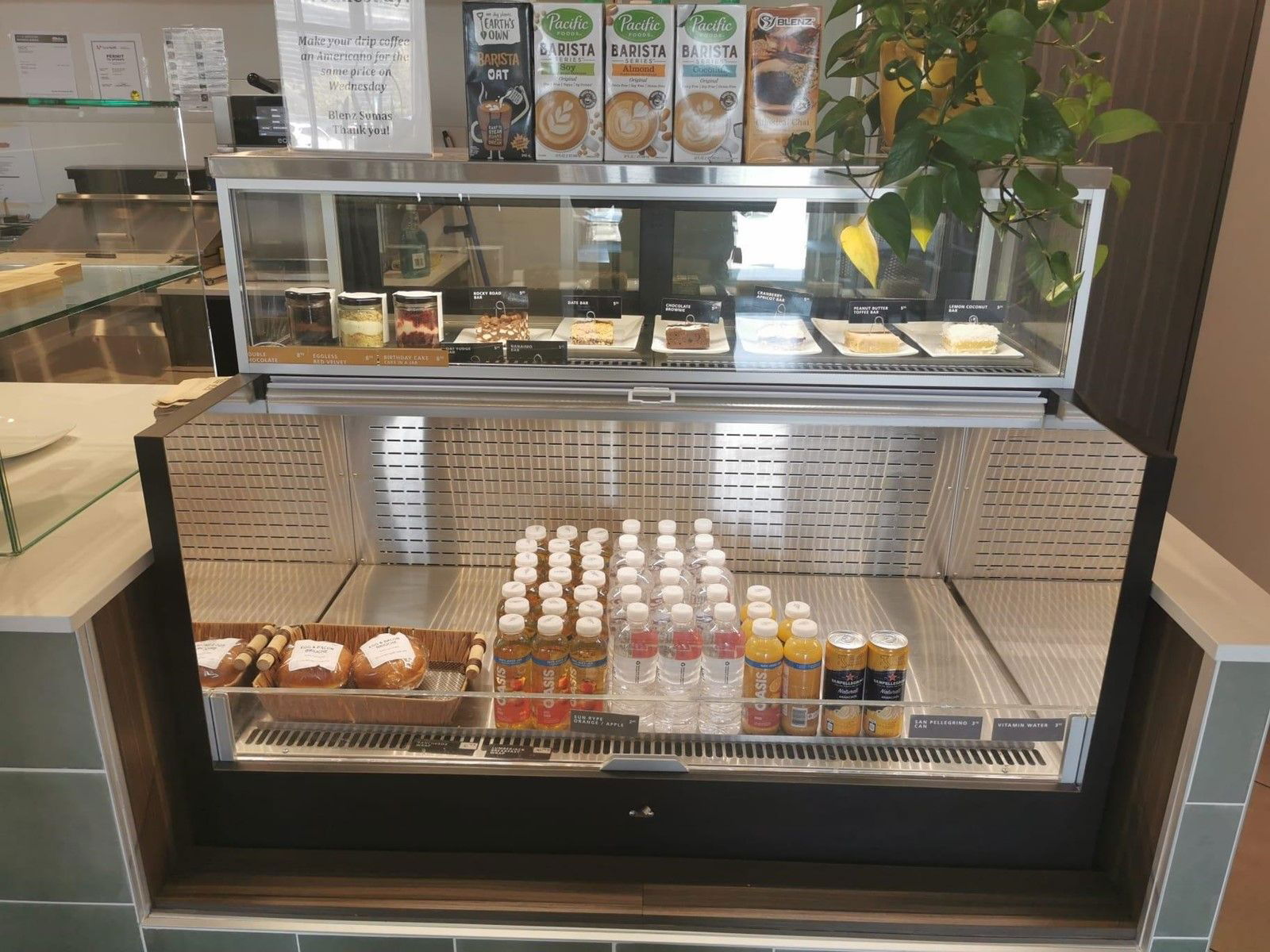 Image #1 of Restaurant for Sale at 170 2362 Whatcom Road, Abbotsford, British Columbia