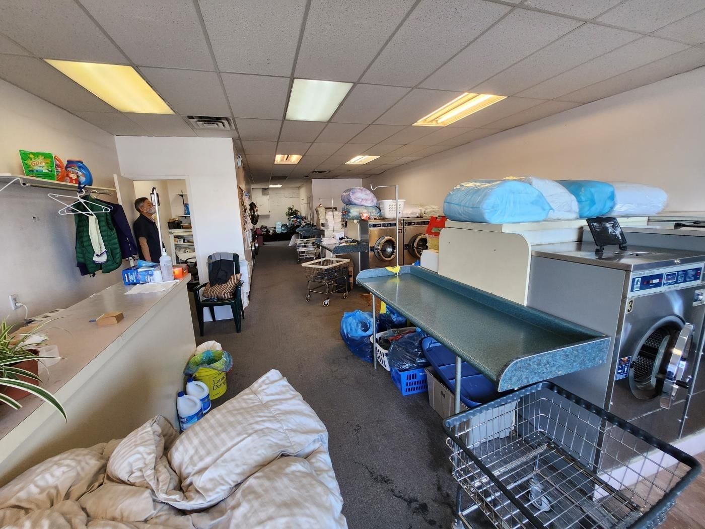 Image #1 of Business for Sale at 33324 S Fraser Way, Abbotsford, British Columbia