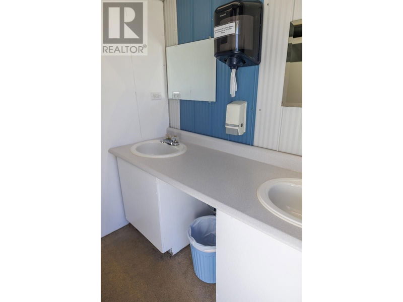 Image #1 of Business for Sale at 2435 E 16 Highway, Robson, British Columbia