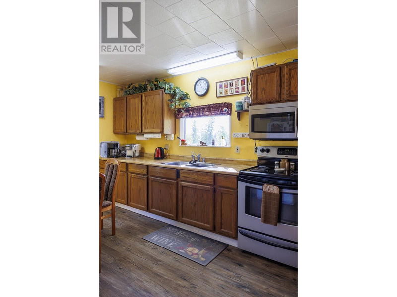 Image #1 of Business for Sale at 2435 E 16 Highway, Robson, British Columbia