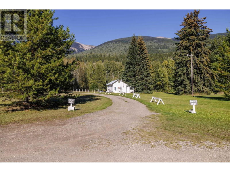 Image #1 of Business for Sale at 2435 E 16 Highway, Robson, British Columbia