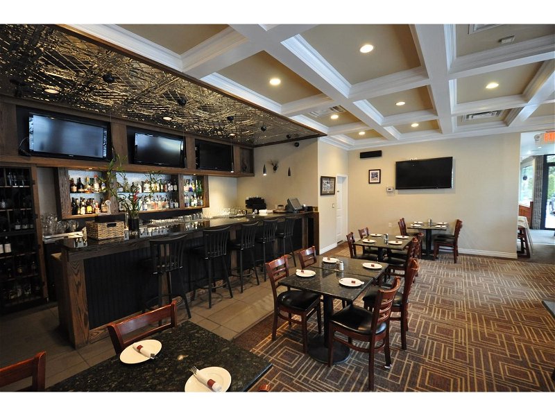 Image #1 of Restaurant for Sale at 20095 40 Avenue, Langley, British Columbia