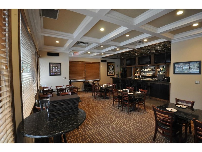 Image #1 of Restaurant for Sale at 20095 40 Avenue, Langley, British Columbia