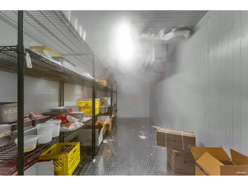 Image #1 of Restaurant for Sale at 6225 200 Street, Langley, British Columbia