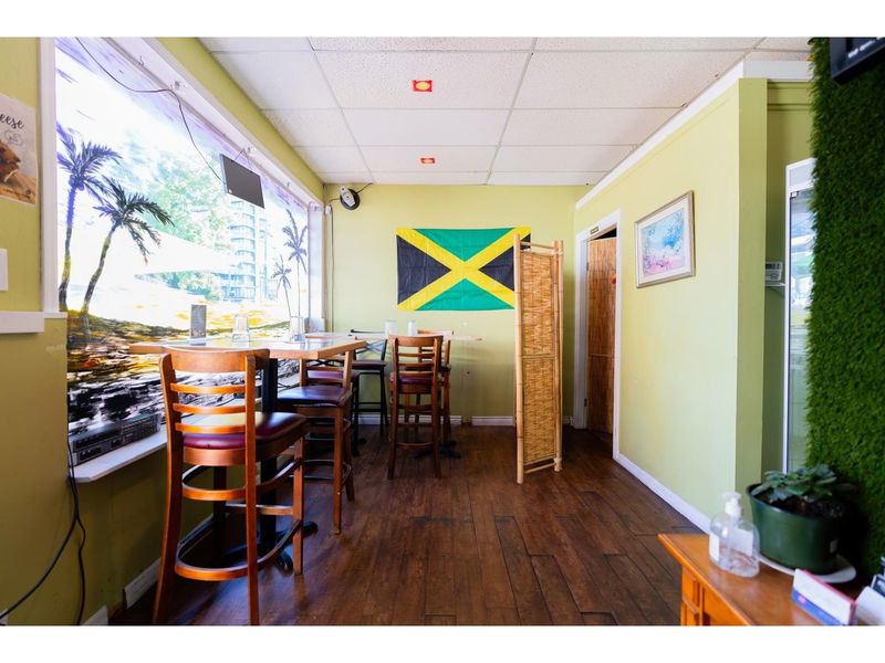Image #1 of Restaurant for Sale at 1387 Johnston Road, White Rock, British Columbia
