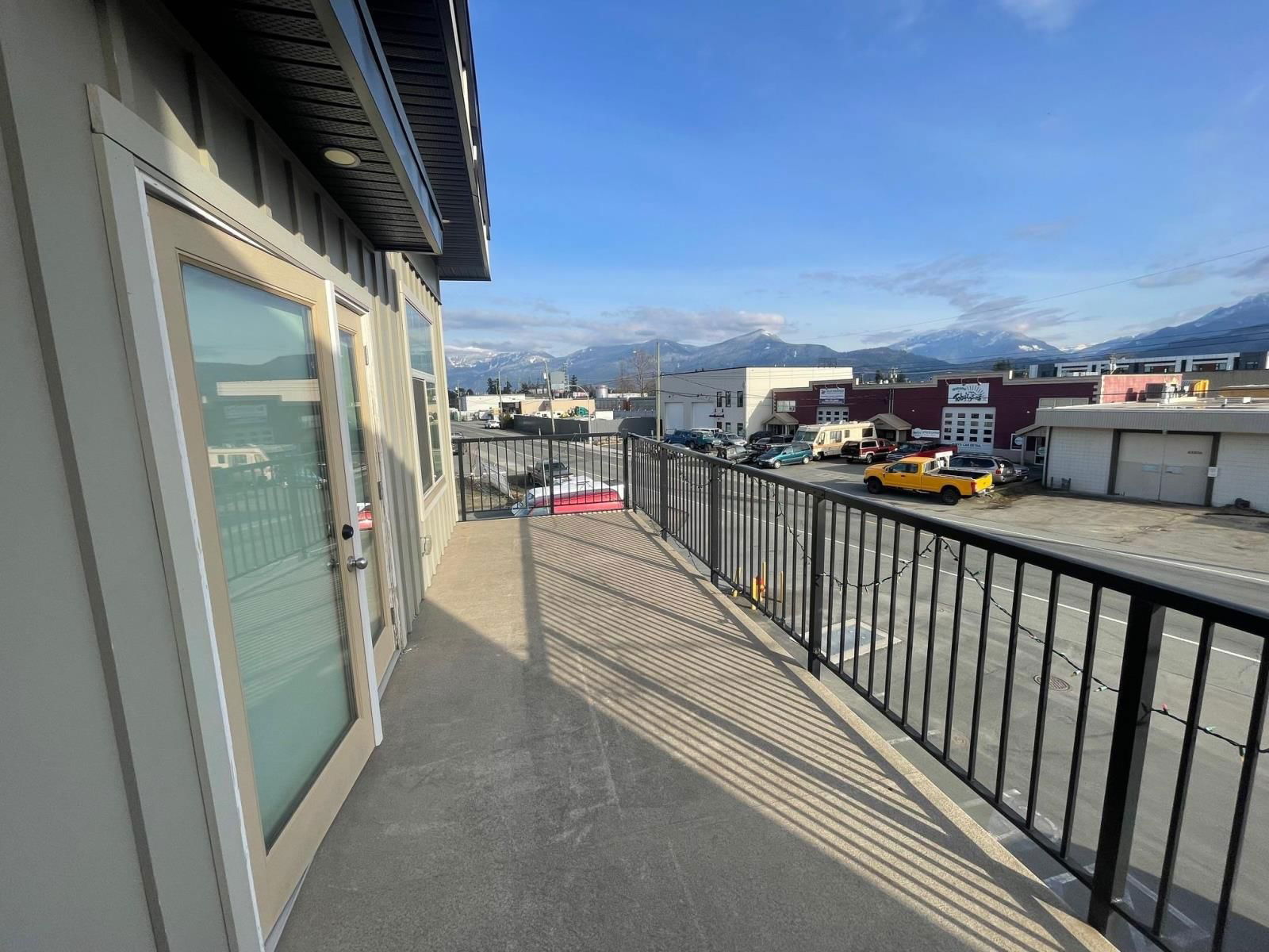 45851 RAILWAY AVENUE Image 18