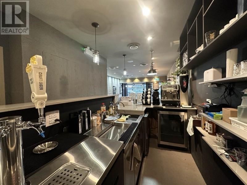 1 - 1725 ROBSON Image 3