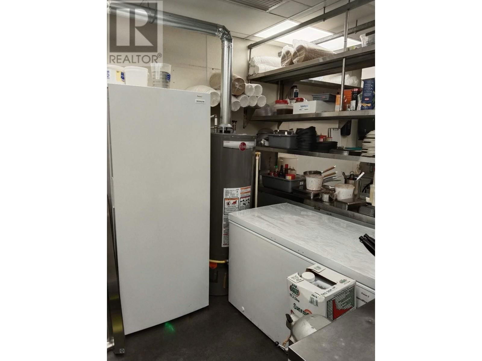 1 - 1725 ROBSON Image 9