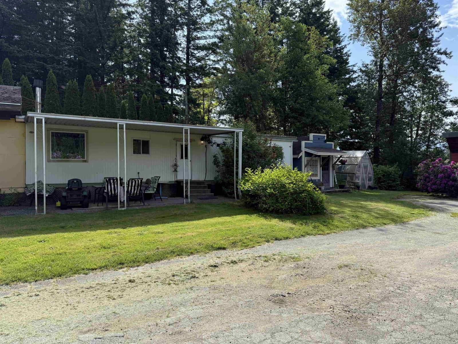 2226 LOUGHEED HIGHWAY Image 10