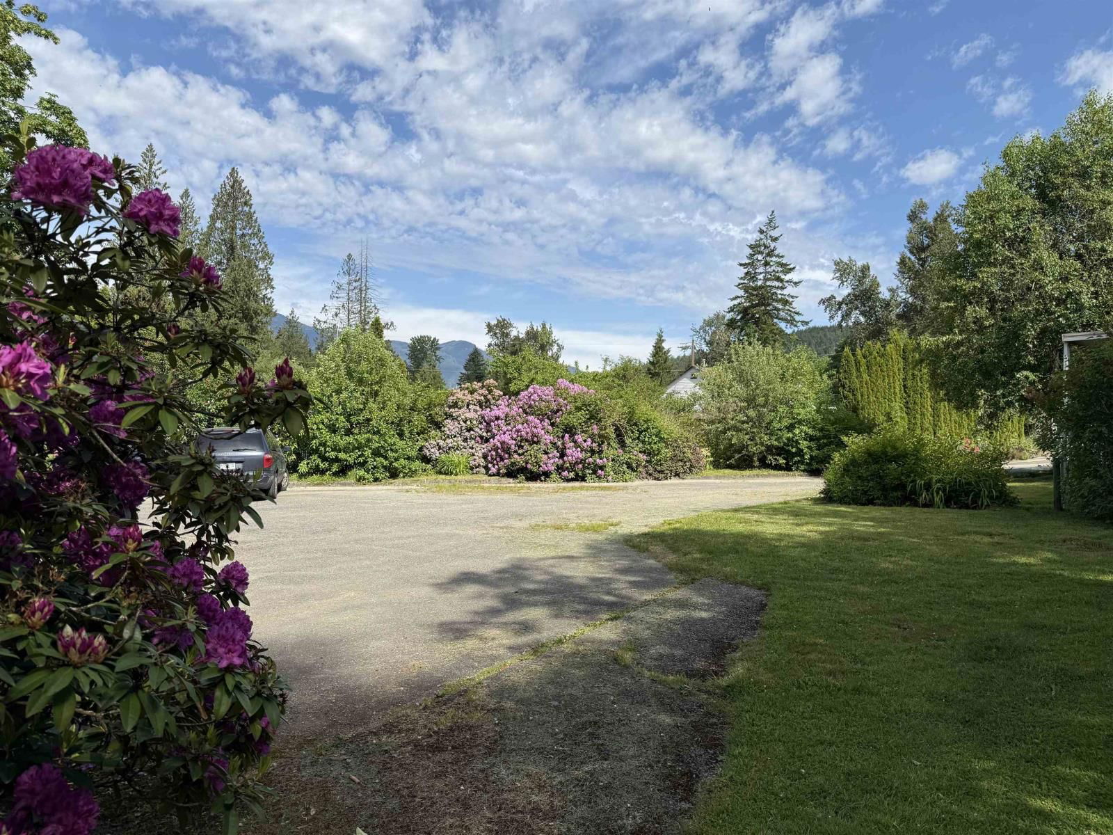 2226 LOUGHEED HIGHWAY Image 14