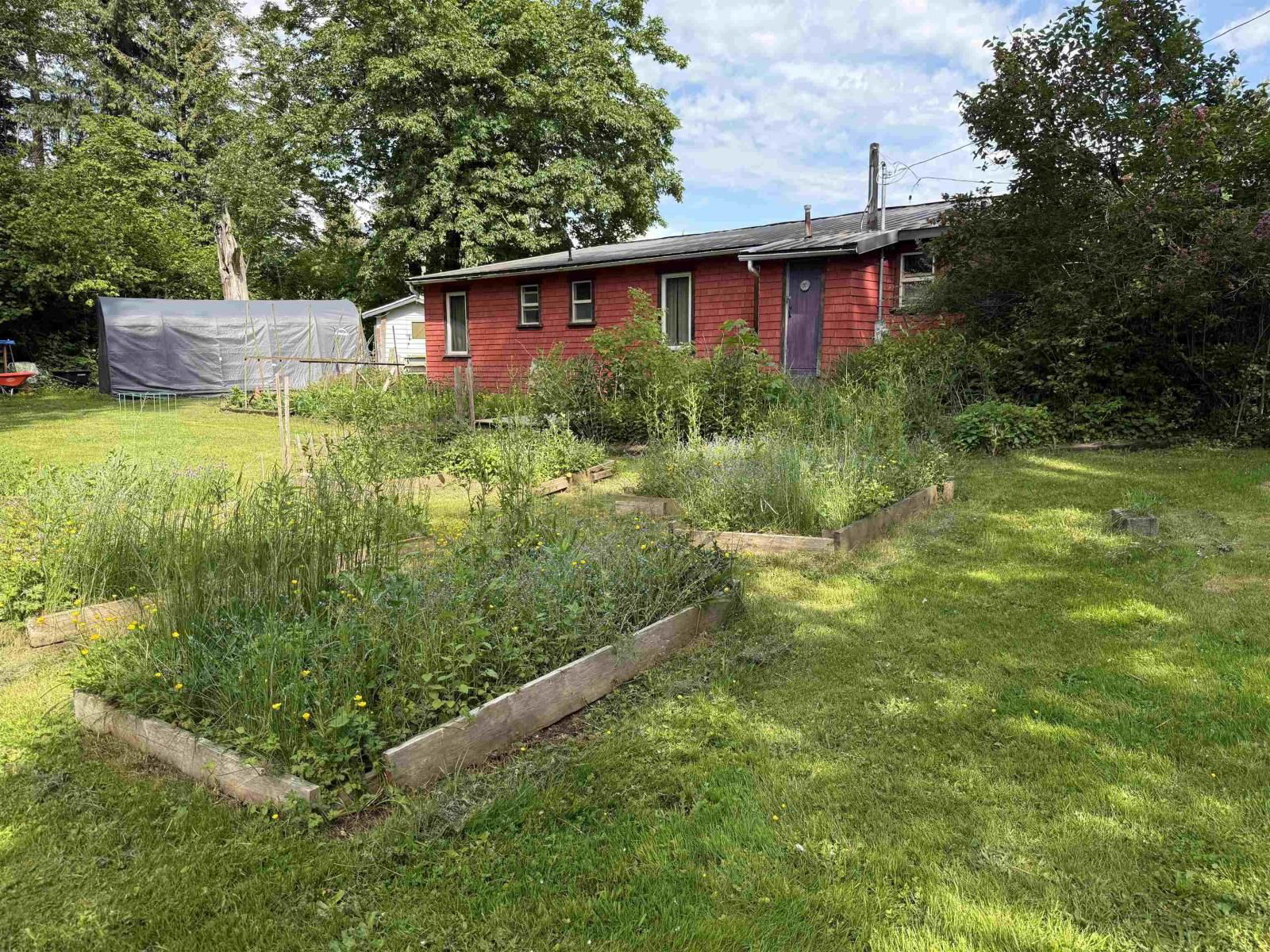 2226 LOUGHEED HIGHWAY Image 16