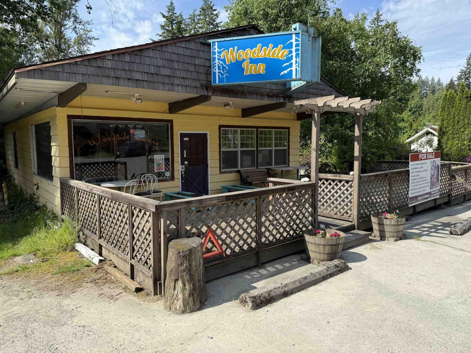 2226 LOUGHEED HIGHWAY Image 2