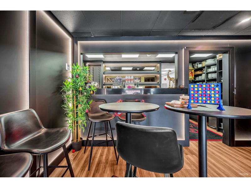 Image #1 of Restaurant for Sale at 101 20567 Fraser Highway, Langley, British Columbia