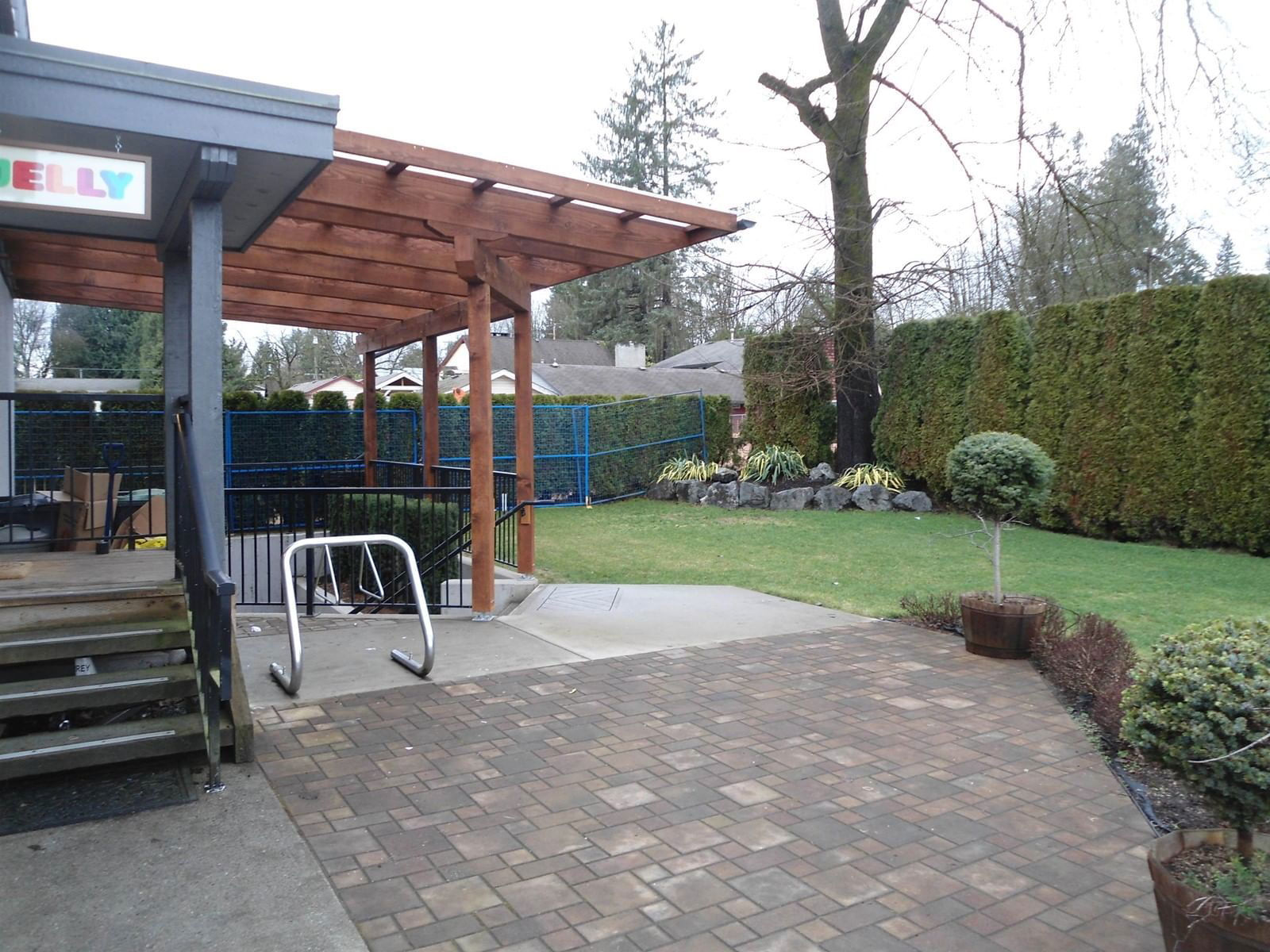 9067 CHURCH Image 2