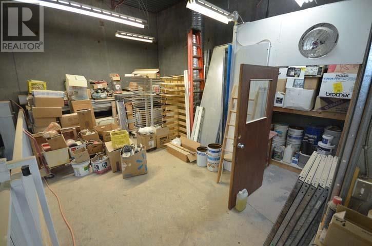 180 - 6751 GRAYBAR ROAD Image 11