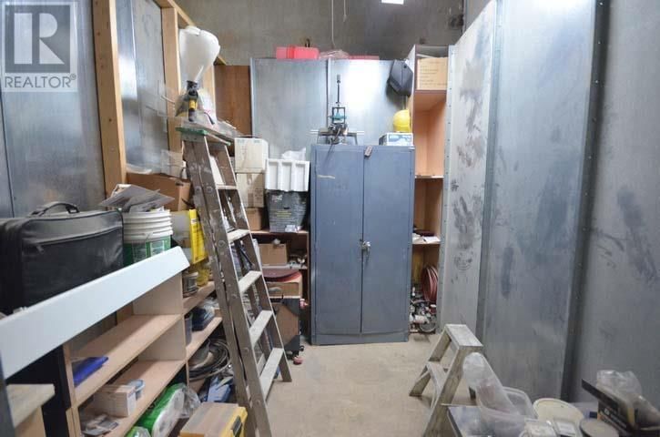 180 - 6751 GRAYBAR ROAD Image 12