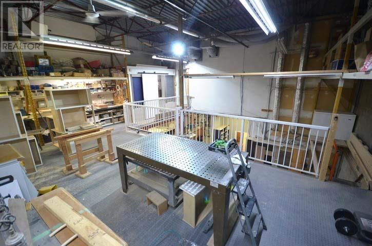 180 - 6751 GRAYBAR ROAD Image 14