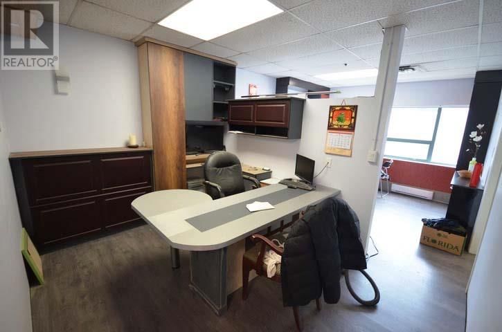 180 - 6751 GRAYBAR ROAD Image 22