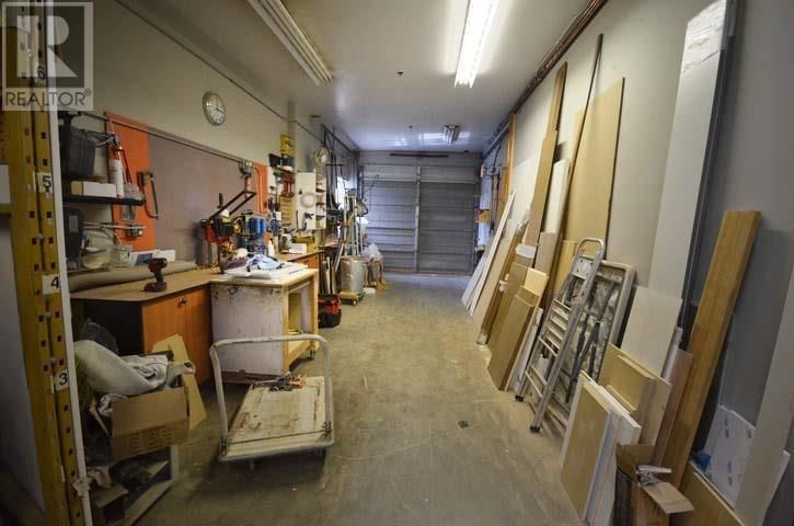 180 - 6751 GRAYBAR ROAD Image 4