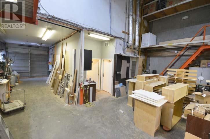 180 - 6751 GRAYBAR ROAD Image 5