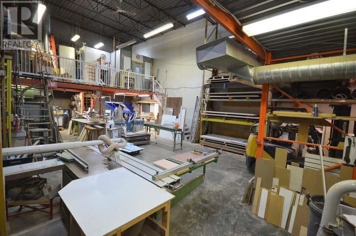 180 - 6751 GRAYBAR ROAD Image 8