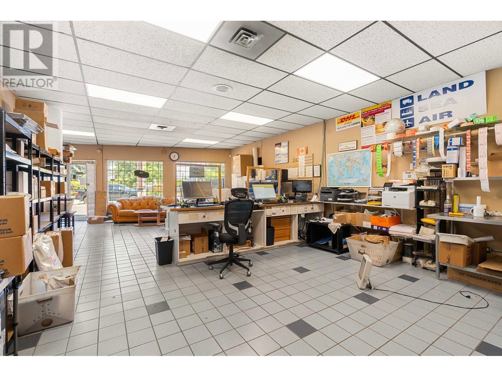 6360 KINGSWAY Image 15