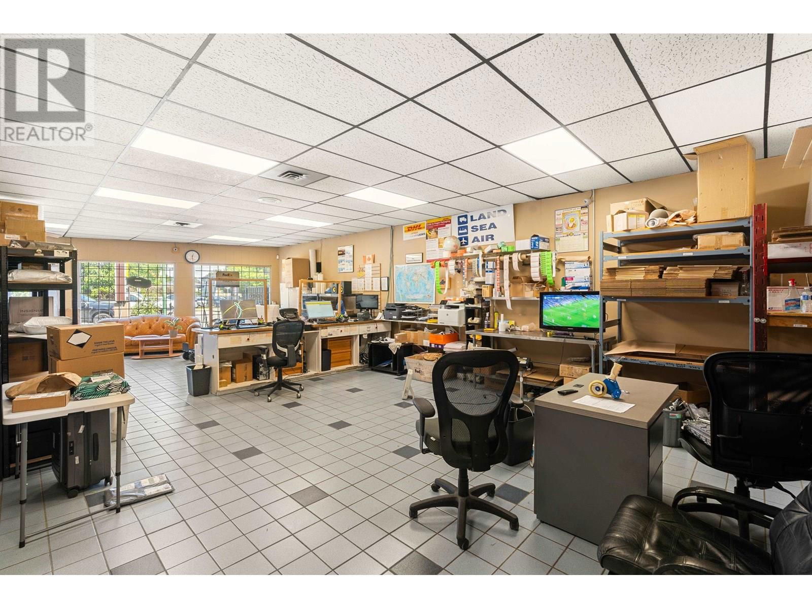 6360 KINGSWAY Image 17