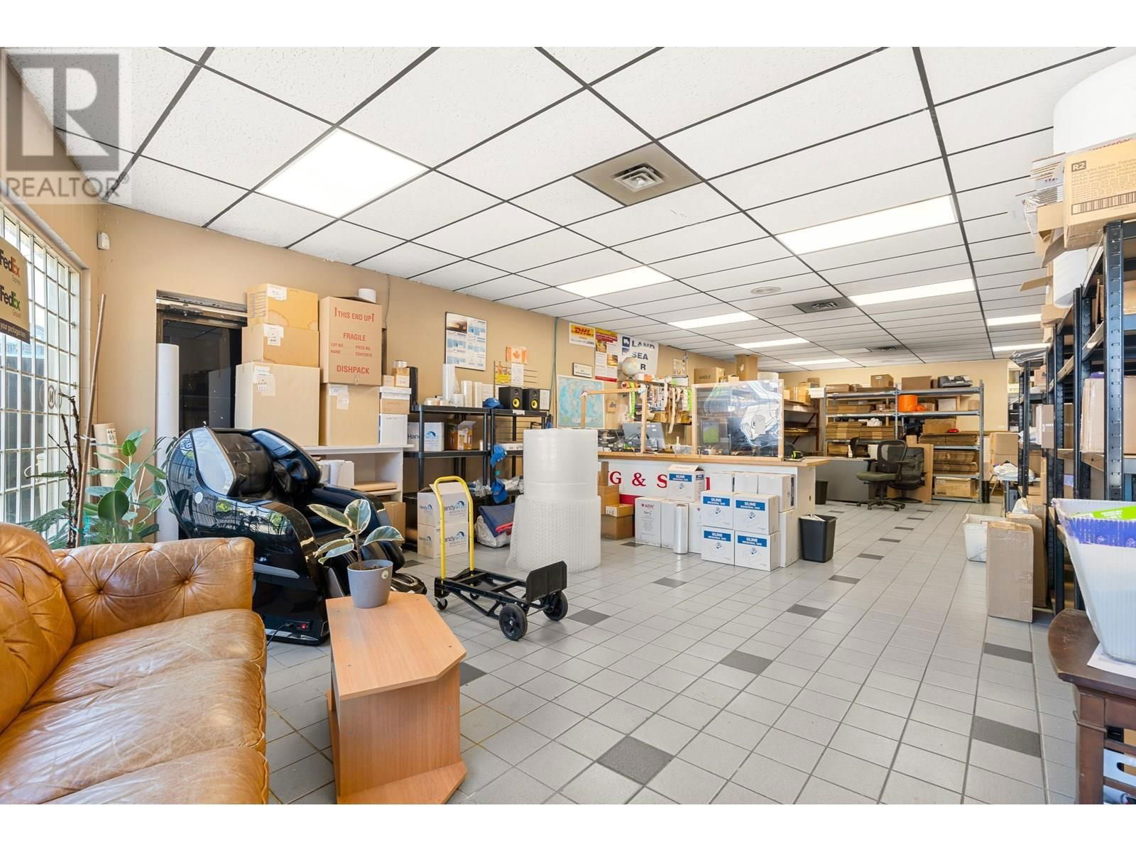 6360 KINGSWAY Image 21