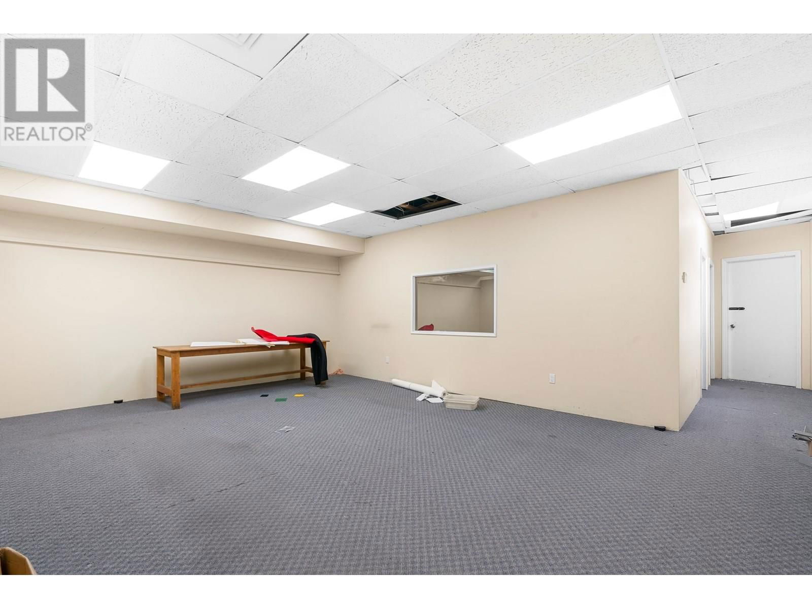 6360 KINGSWAY Image 22