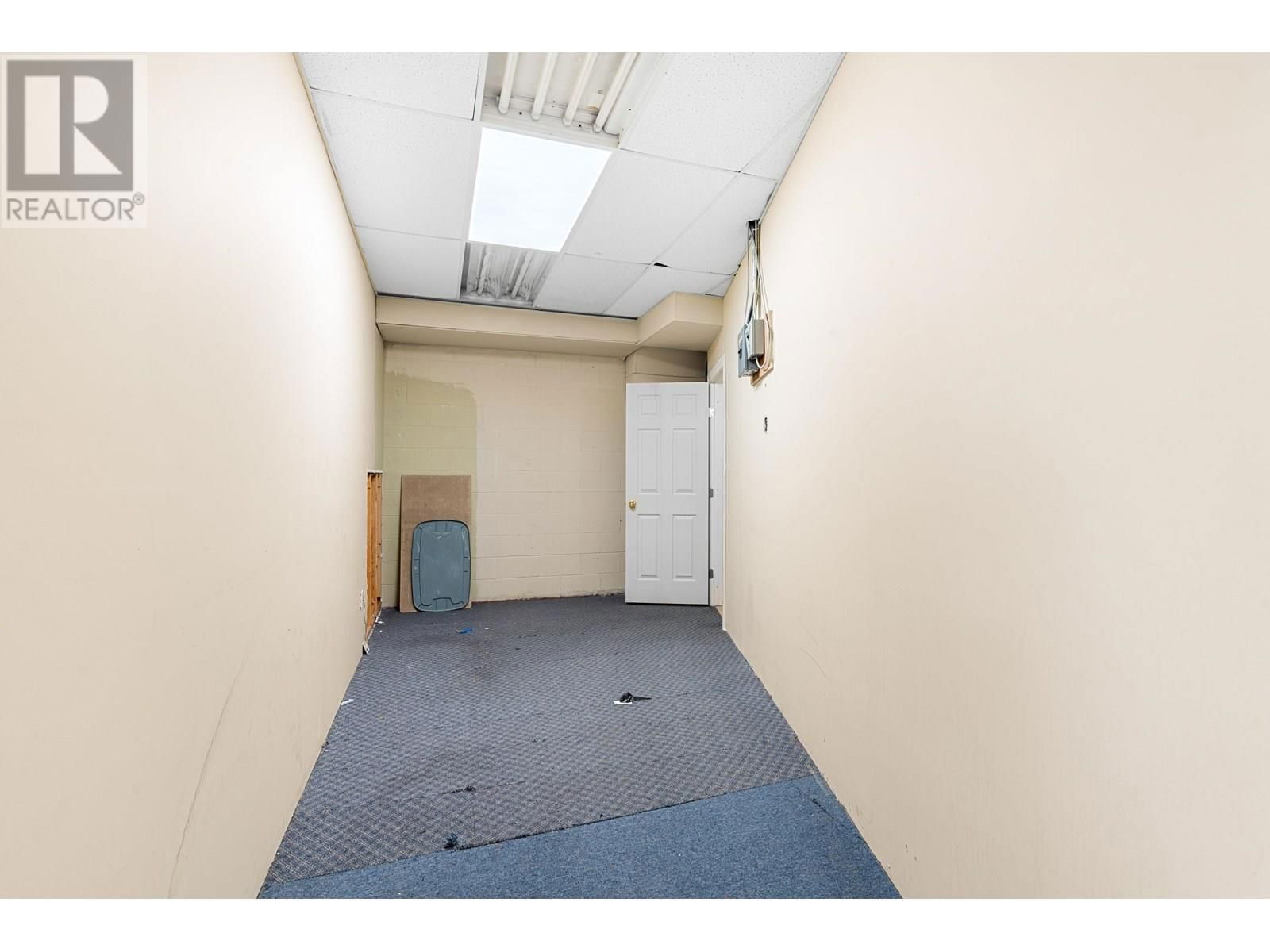 6360 KINGSWAY Image 24