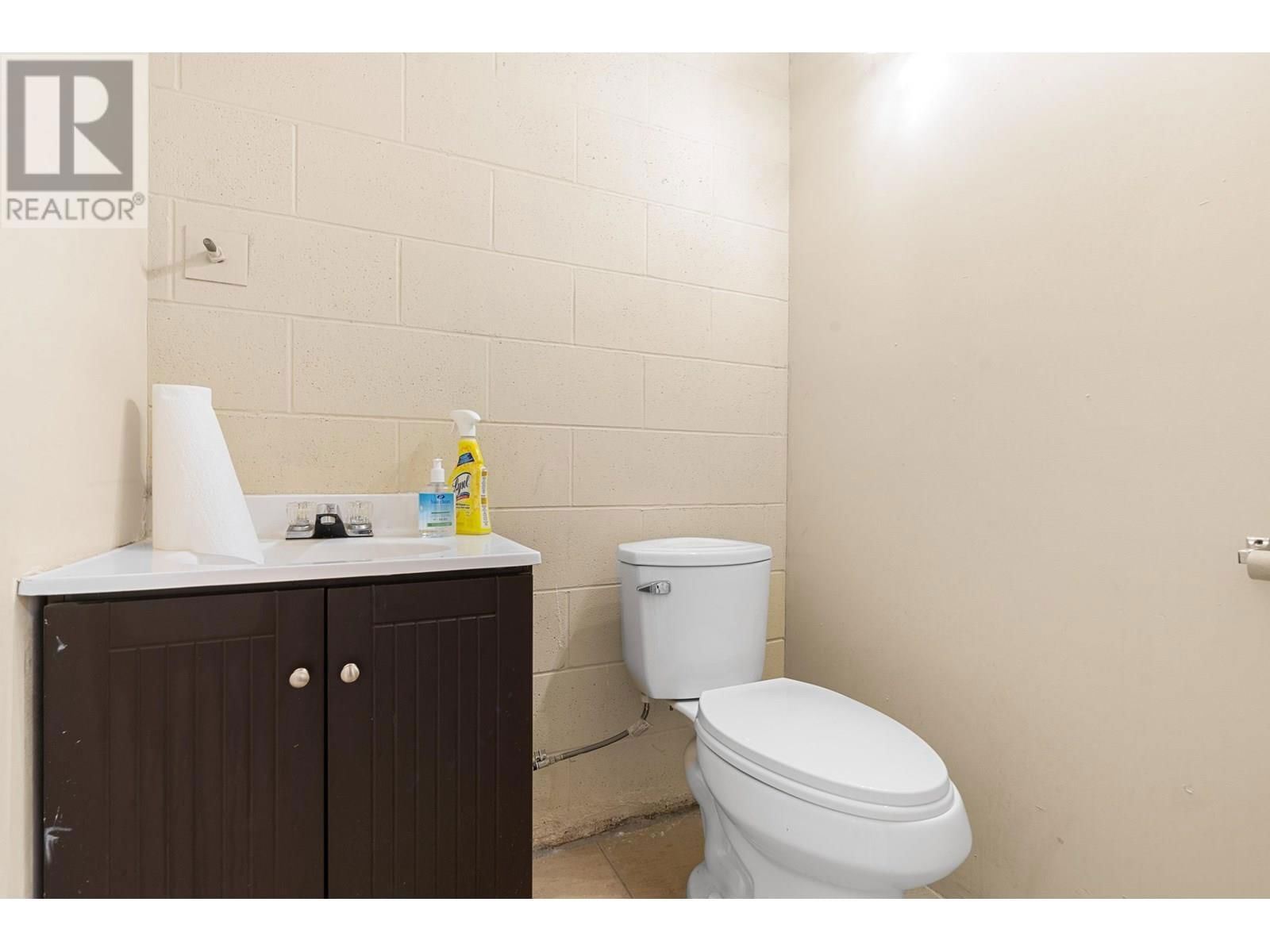 6360 KINGSWAY Image 25