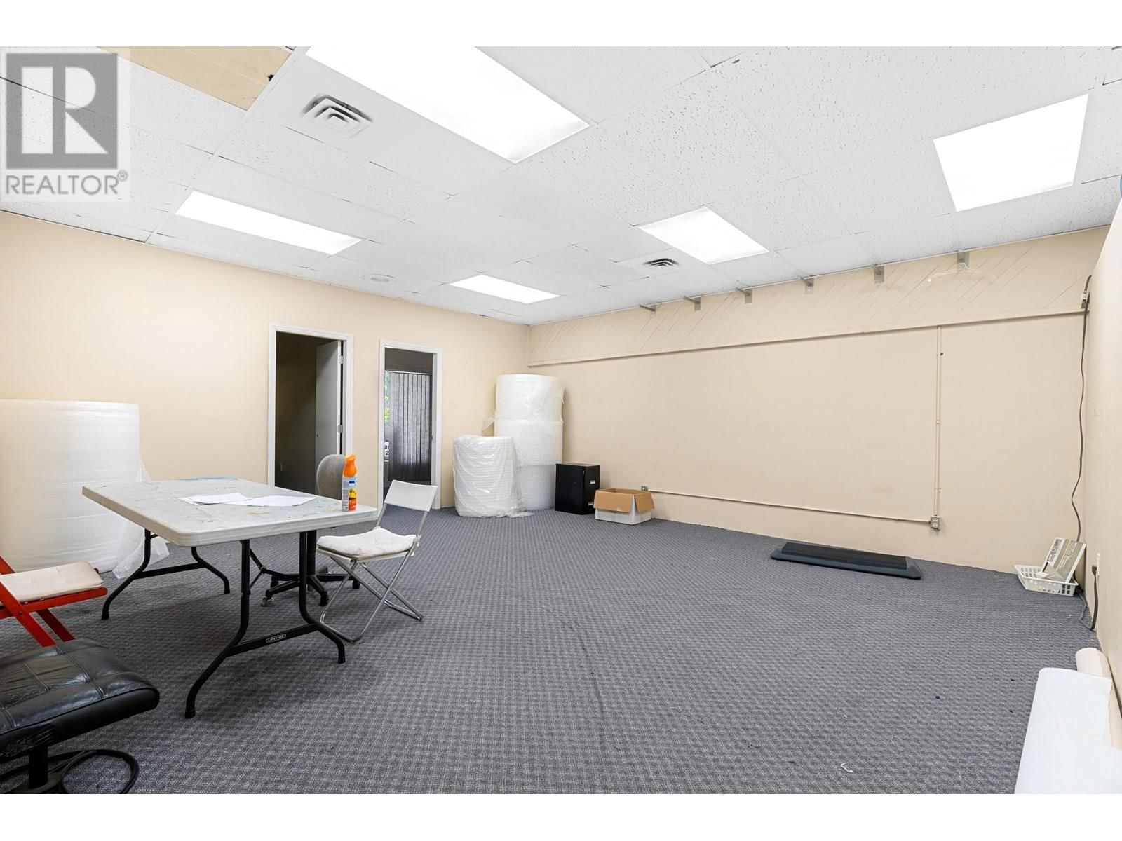 6360 KINGSWAY Image 27
