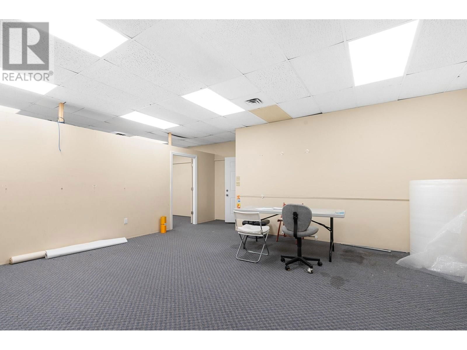 6360 KINGSWAY Image 28