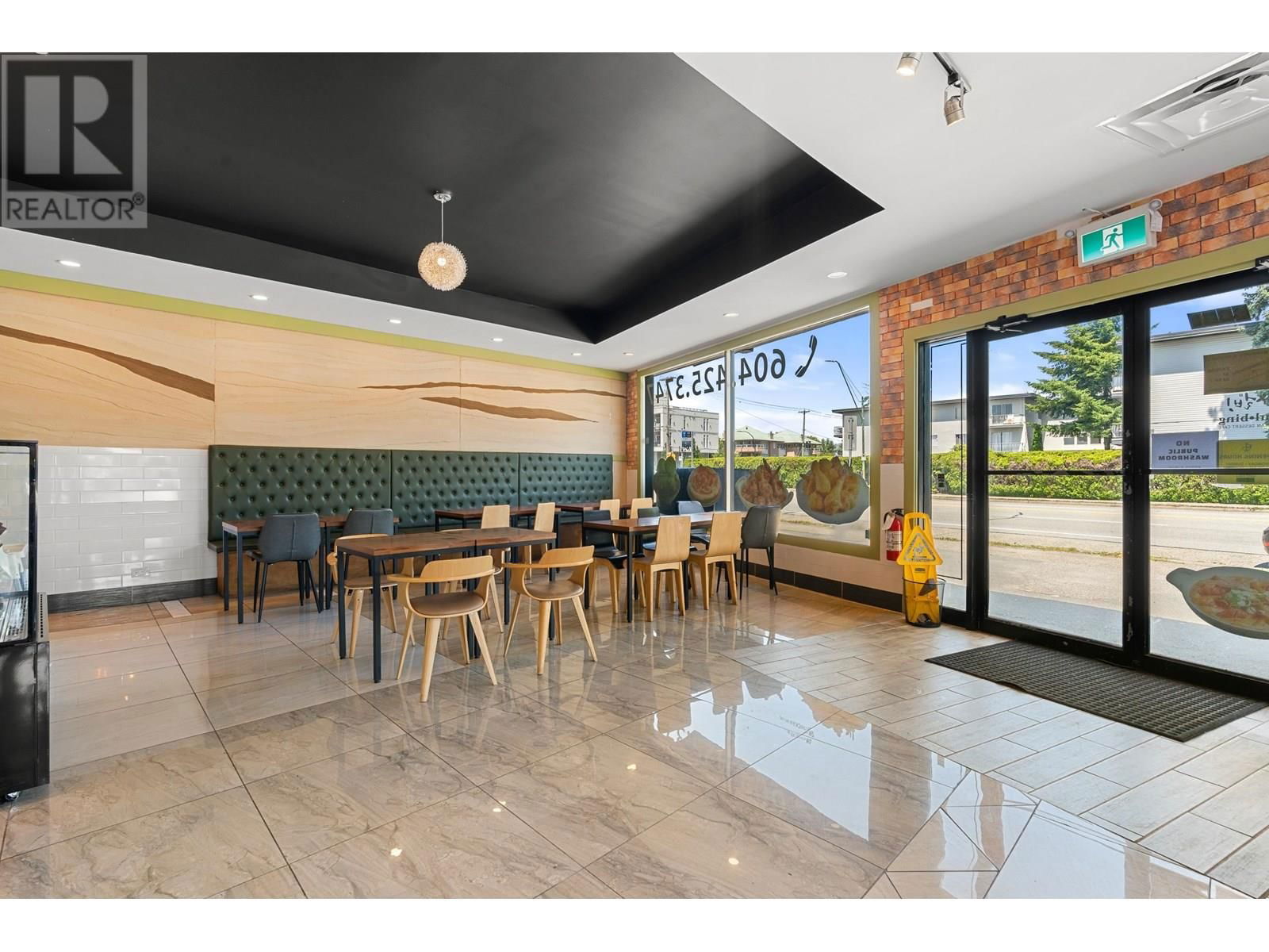 6360 KINGSWAY Image 31