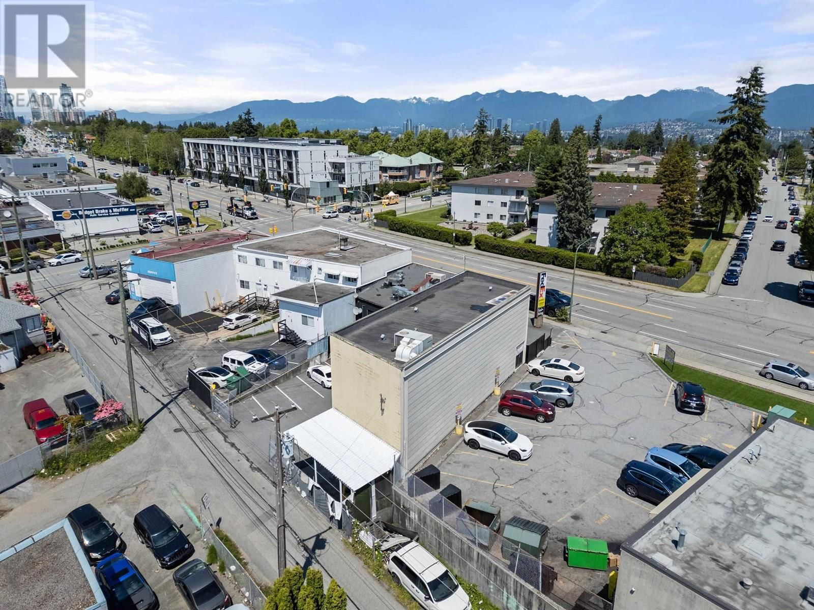 6360 KINGSWAY Image 37