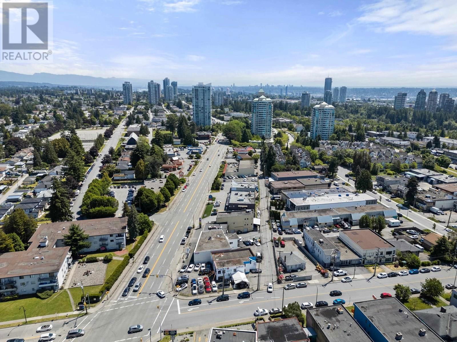 6360 KINGSWAY Image 40
