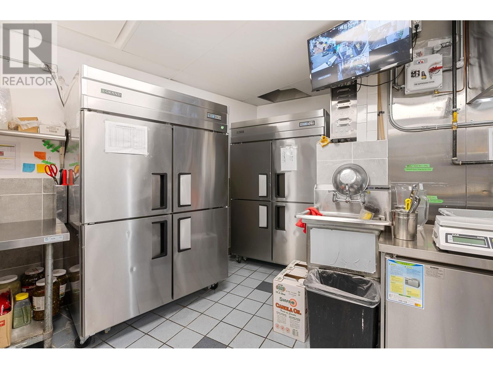 6360 KINGSWAY Image 8