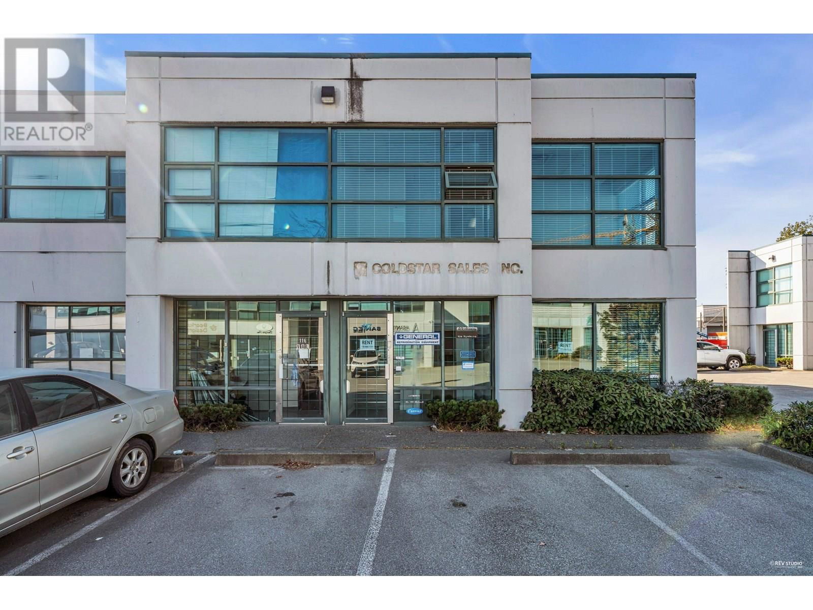 117 - 1083 KENT AVENUE NORTH Image 1