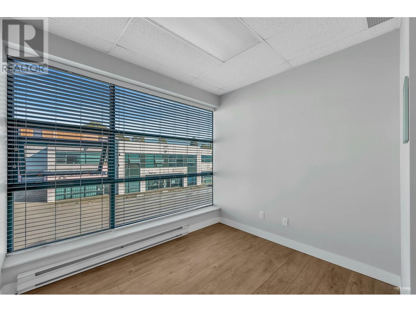 117 - 1083 KENT AVENUE NORTH Image 12
