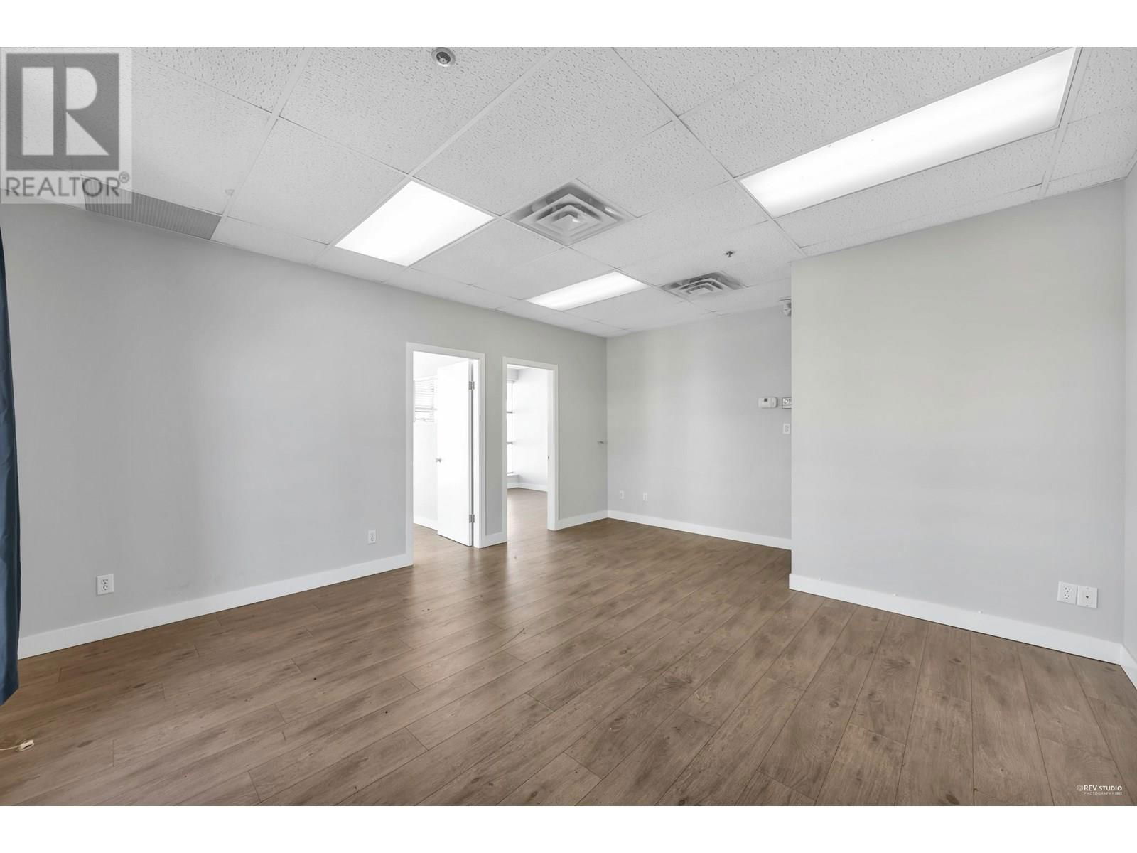 117 - 1083 KENT AVENUE NORTH Image 16