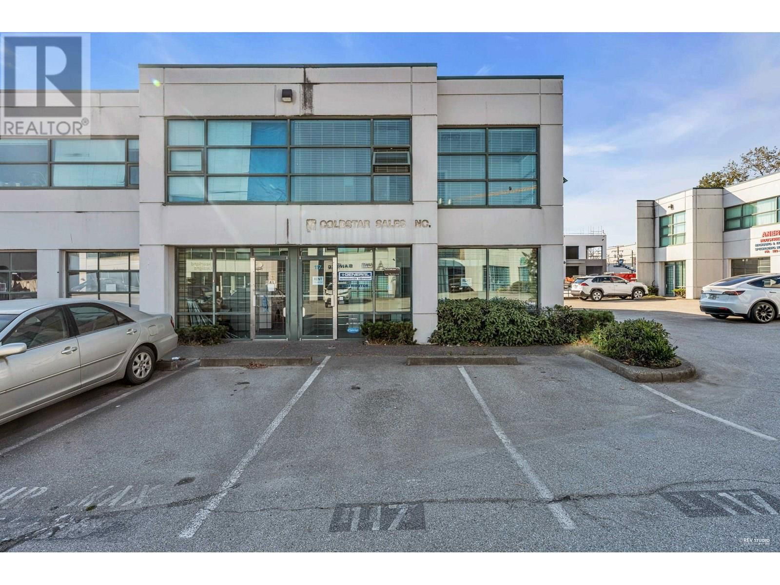117 - 1083 KENT AVENUE NORTH Image 2